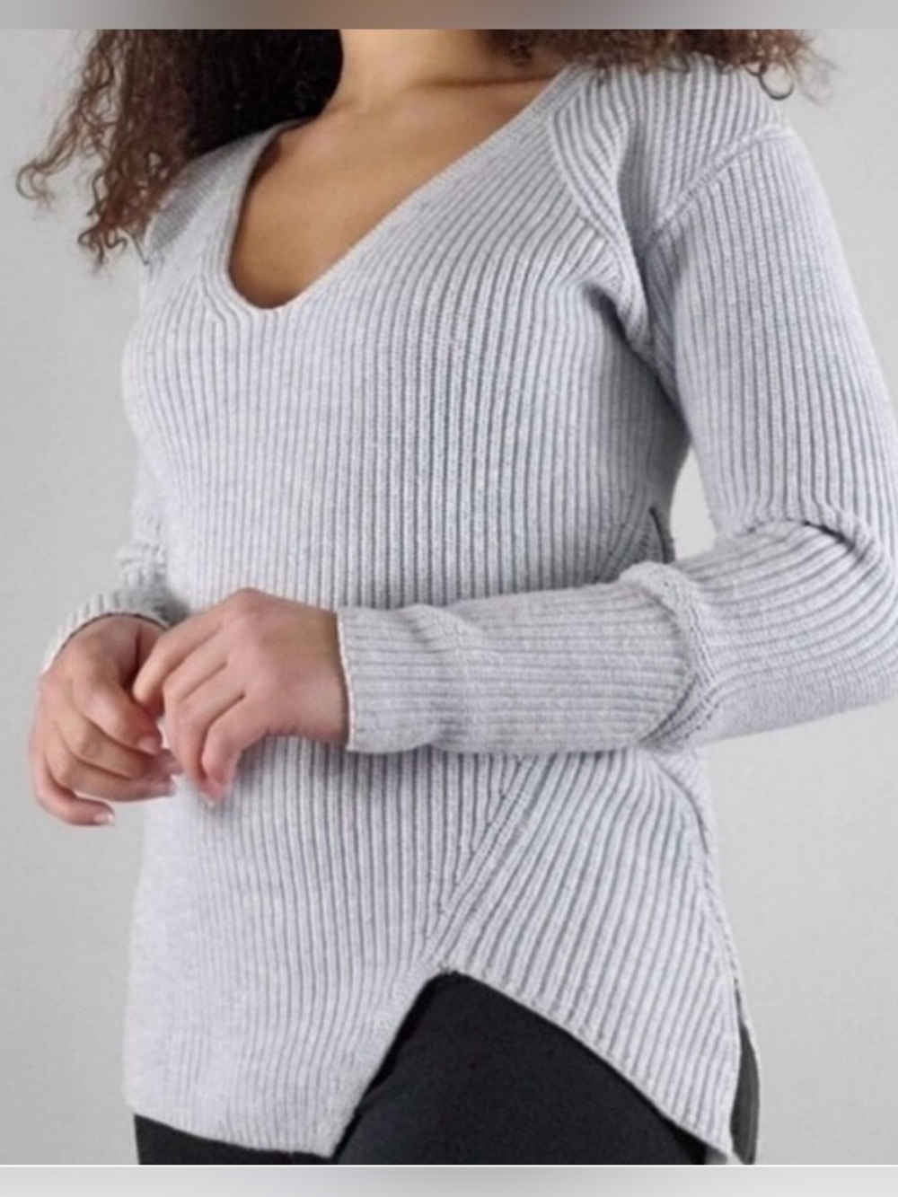 CAbi Deep V Pullover Sweater Cloud Gray Asymmetrical Side Zip 3531 Small